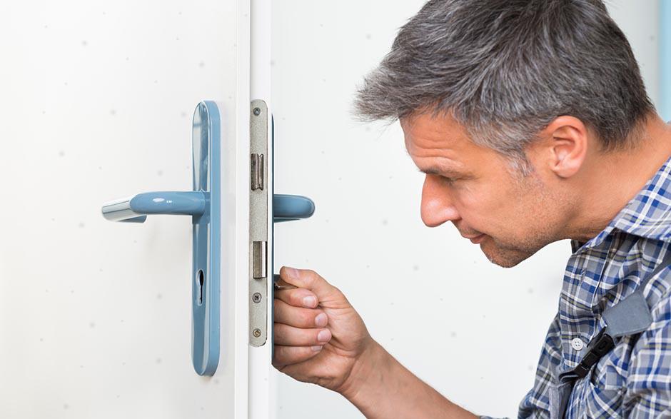 comment changer une serrure de porte d'entrée Arles